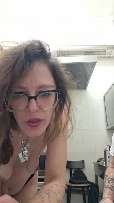 Stream AlbaFox Live - 120 min | Mar 7, 2026 22:07