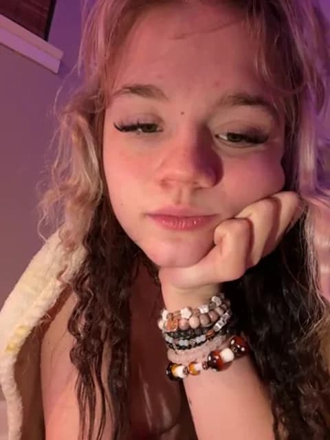 Stream Cutiepiespanks Live - 40 min | Jan 20, 2026 04:04