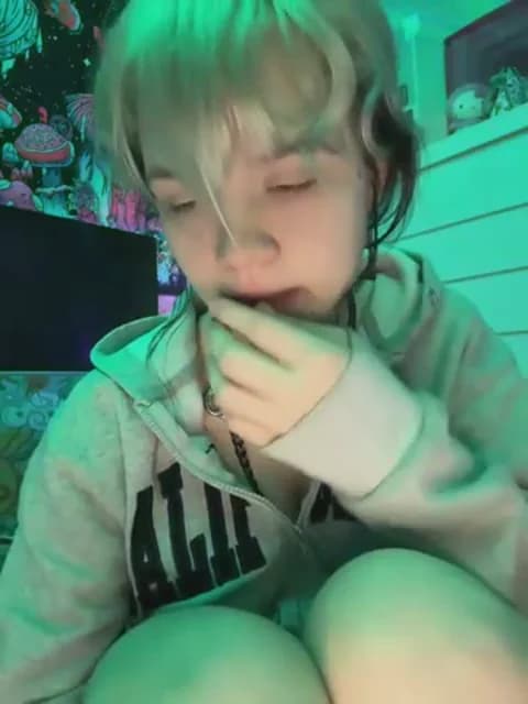 Stream Cutiepiespanks Live - 37 min | Mar 26, 2026 08:21