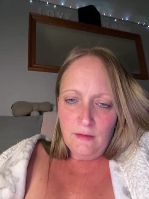 Stream HoneyBluex Live - 36 min | May 18, 2026 21:43