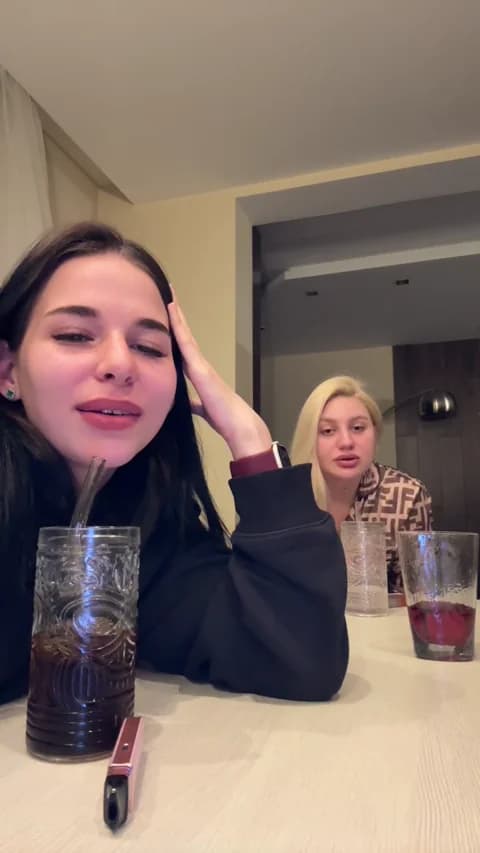 Stream MichelleChic Live - 38 min | Mar 31, 2026 18:24