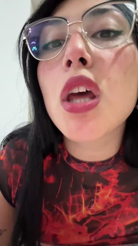 Stream Momii28 Live - 48 min | Jan 12, 2026 15:48