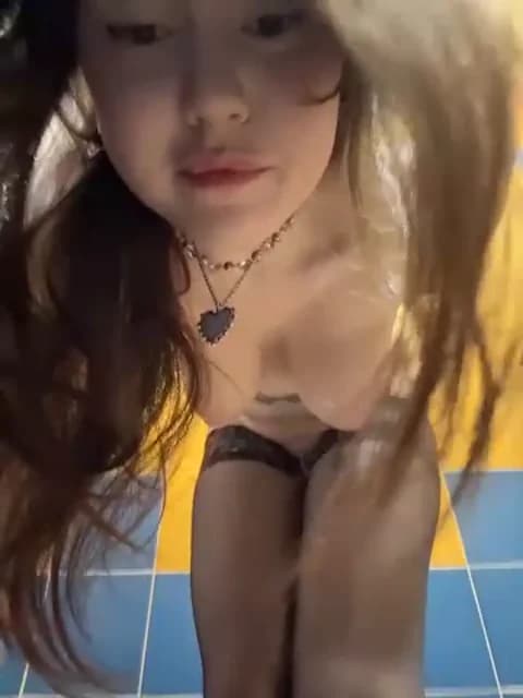 Stream Peachy_Dream Live - 31 min | Mar 7, 2026 22:48