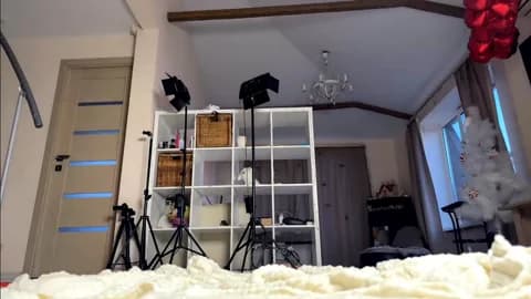 Stream chloe_show Live - 85 min | Feb 21, 2026 16:29