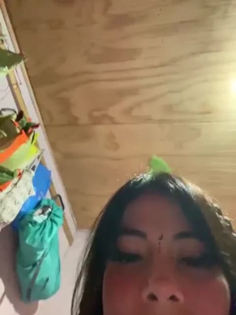 Stream kiittyselenita Live - 33 min | May 1, 2026 04:43