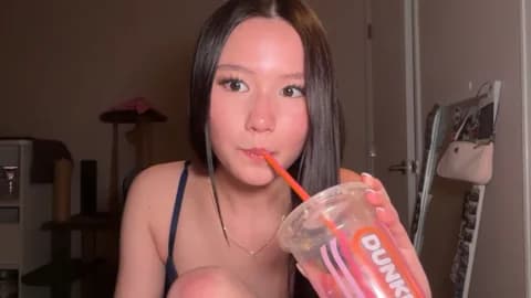 Stream luvvivii Live - 30 min | Apr 22, 2026 03:02