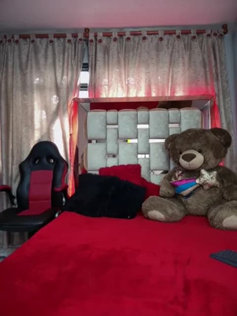 Stream serena_willow Live - 33 min | May 19, 2026 14:34